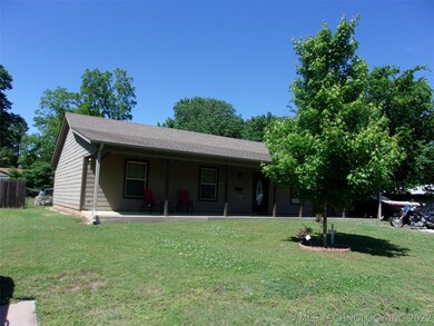 707 E Caddo St, Cleveland, OK 74020 - photo 2