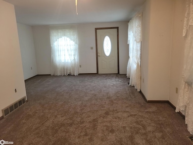 415 N Garfield Ave, Eagle Grove, IA 50533 - photo 4