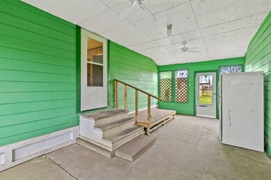 Breezeway between garage & home