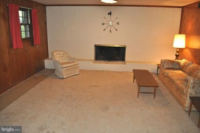 903 Fairway Dr NE, Vienna, VA 22180 - photo 7