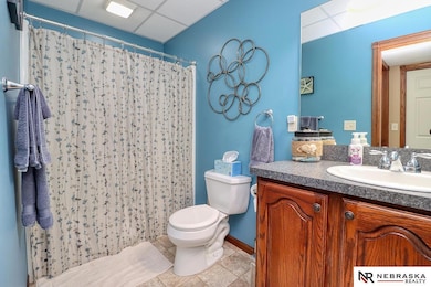 215 W 6th St, Wilber, NE 68465 - photo 3