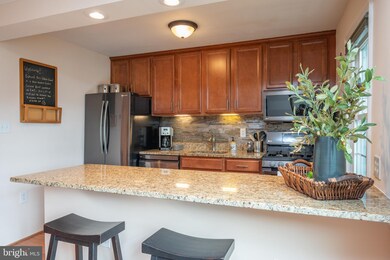 6726 W Wakefield Dr unit C2, Alexandria, VA 22307 - photo 2