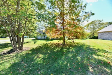 6724 Sparrowood Blvd, Indianapolis, IN 46236 - photo 3