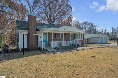 2417 E Tyger Bridge Rd, Greer, SC 29651 - photo 2