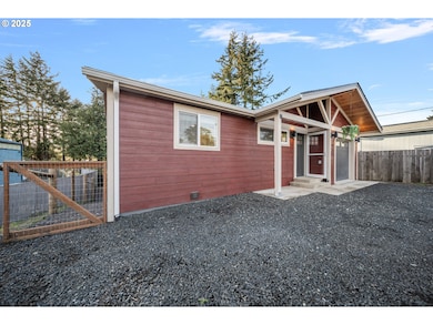 1955 28th St, Coos Bay, OR 97420 - photo 3