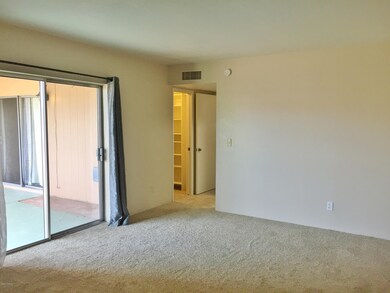 Primary Bedroom_d