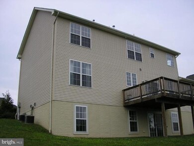 641 Shannon Dr N, Greencastle, PA 17225 - photo 4