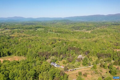 526 Box Holly Ln, Charlottesville, VA 22903 - photo 6