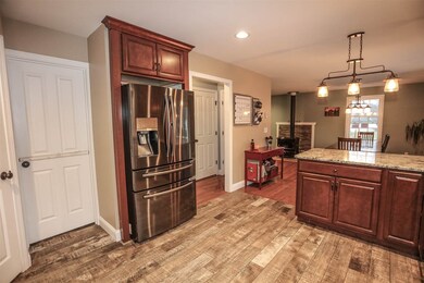 6 Pond St, Newton, NH 03858 - photo 6