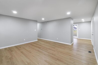 712 Wedgewood Dr, Winchester, IN 47394 - photo 5