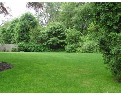 Land/Lot. side lot, natural borderline