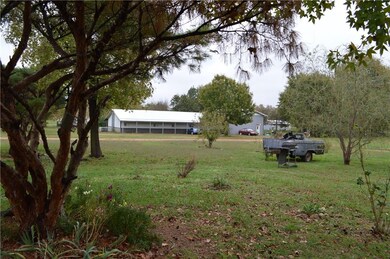 234 S Colcord Ave, Colcord, OK 74338 - photo 6