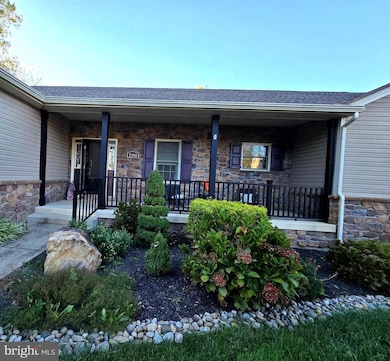 1700 Colonial Dr, Feasterville Trevose, PA 19053 - photo 4