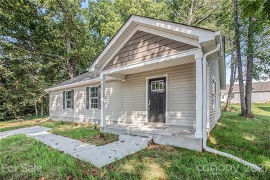 947 Wallace St, Statesville, NC 28677 - photo 2