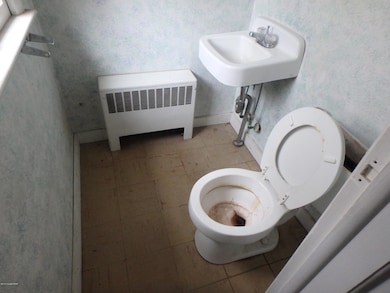 3489 Middle Easton Belmont Pike, Stroudsburg, PA 18360 - photo 7