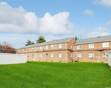 35- 14 Clearview Expy unit 354, Bayside, NY 11361 - photo 3