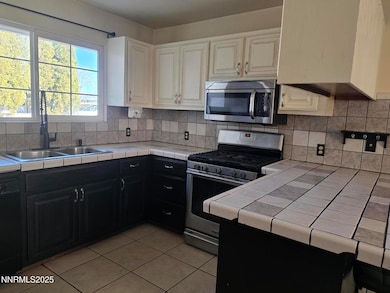 455 Connely St, Hawthorne, NV 89415 - photo 5