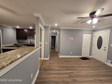 8504 Carmil Dr, Louisville, KY 40291 - photo 4