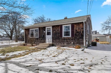 384 Mendon Ave, Pawtucket, RI 02861 - photo 4