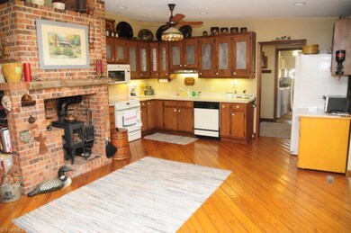 Kitchen/Keeping Room