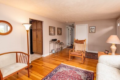 108 Brookfield Cir, Framingham, MA 01701 - photo 5