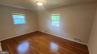 1906 Birch Rd, McLean, VA 22101 - photo 5