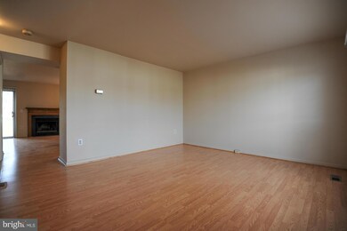 128 Sulgrave Ct, Sterling, VA 20165 - photo 6