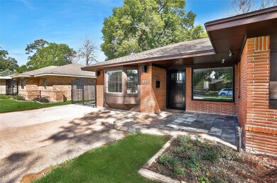 906 W 30th St, Houston, TX 77018 - photo 4