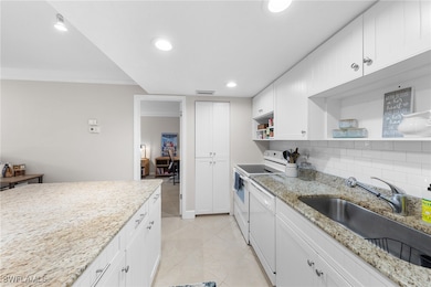 216 Palm Dr unit 5, Naples, FL 34112 - photo 7