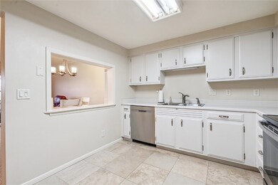 100 Thompson Dr SE unit 116, Cedar Rapids, IA 52403 - photo 6