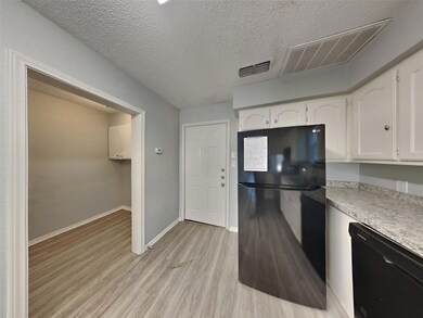 508 W Willingham St, Cleburne, TX 76033 - photo 5