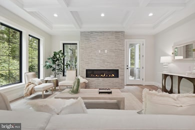 6523 Old Chesterbrook Rd, McLean, VA 22101 - photo 5