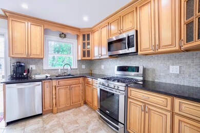 Kitchen Bright Allaire