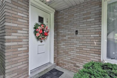 101 S Buttonwood St, Macungie, PA 18062 - photo 2