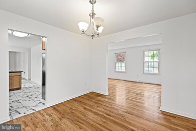 8438 Kings Meade Way, Columbia, MD 21046 - photo 5