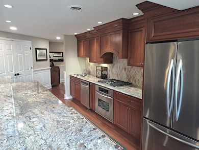 106 Spring St unit 8, Saratoga Springs, NY 12866 - photo 3