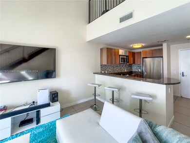 Open Kitchen, sunny and bright with view to balcony