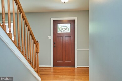 8424 Blevins Way Ct, Vienna, VA 22182 - photo 2