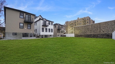 338 E 234th St, Bronx, NY 10470 - photo 4