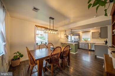 326 Woodlyn Cir, Woodlyn, PA 19094 - photo 3