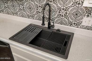 1231 E Lawrence Ln unit 14, Phoenix, AZ 85020 - photo 3