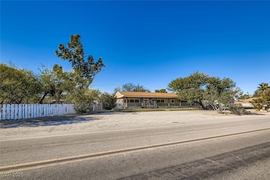 1233 Comstock Dr, Las Vegas, NV 89106 - photo 4