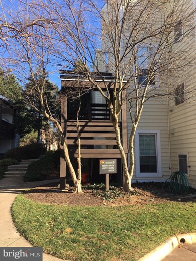 10078 Oakton Terrace Rd unit 10078, Oakton, VA 22124 - photo 3