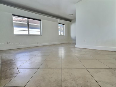 125 Edgewater Dr unit 11, Coral Gables, FL 33133 - photo 5