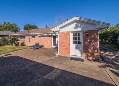 3410 Oxford Rd, Alvin, TX 77511 - photo 2