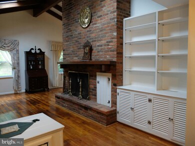 6005 Lake Manor Dr, Baltimore, MD 21210 - photo 3