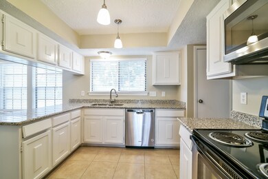 8319 Clover Gardens Dr, Houston, TX 77095 - photo 6