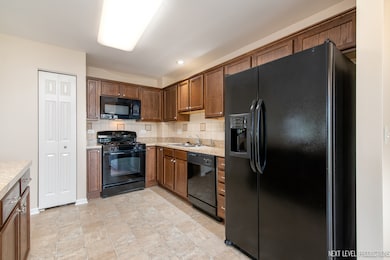 unlisted-address, Plainfield, IL 60544 - photo 7