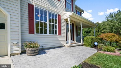 722 Rustling Leaf Ct, Sykesville, MD 21784 - photo 2