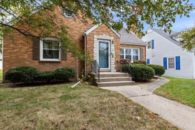 611 Robert Ave, Rockford, IL 61107 - photo 3